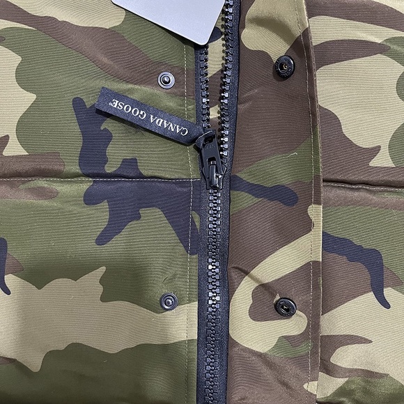 Canada Goose Camo Macmillan Parka Down Jacket - Picture 6 of 12